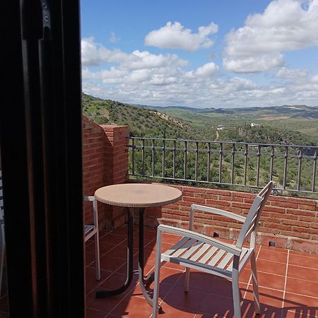 Hotel Rural Los Tadeos サアラ・デ・ラ・シエラ エクステリア 写真