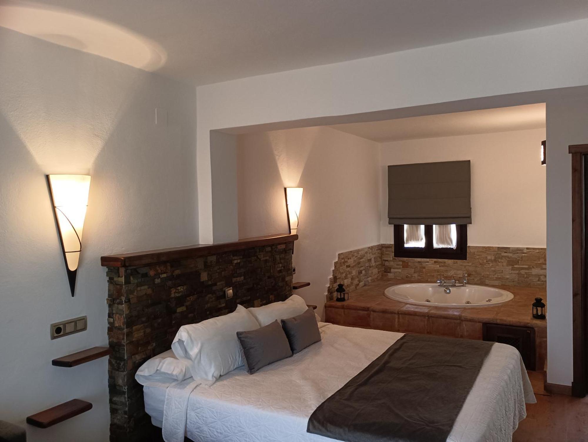 Hotel Rural Los Tadeos サアラ・デ・ラ・シエラ エクステリア 写真