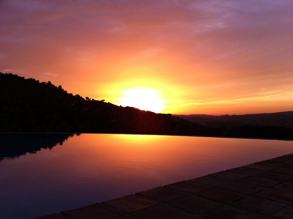 Hotel Rural Los Tadeos サアラ・デ・ラ・シエラ エクステリア 写真